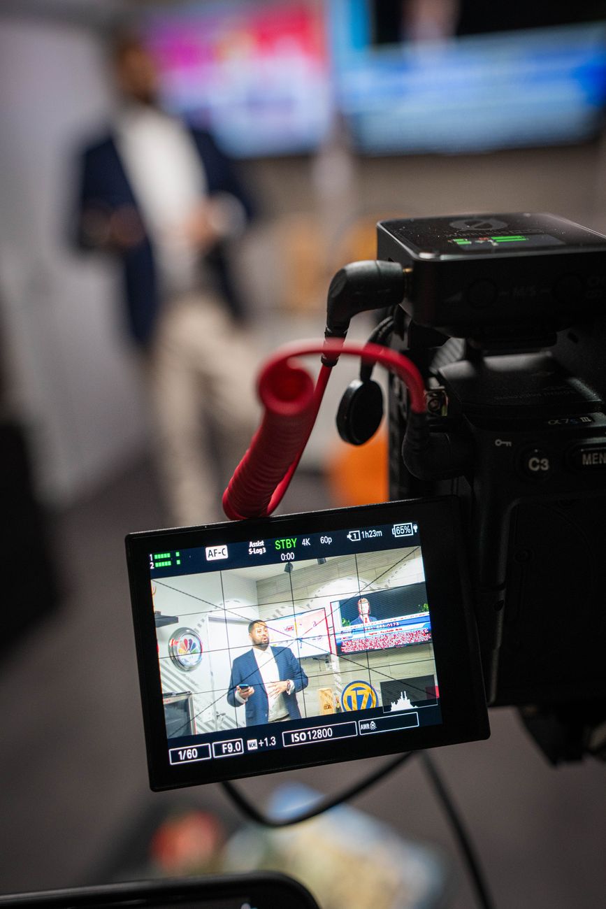 Broadcasting live interview coaching